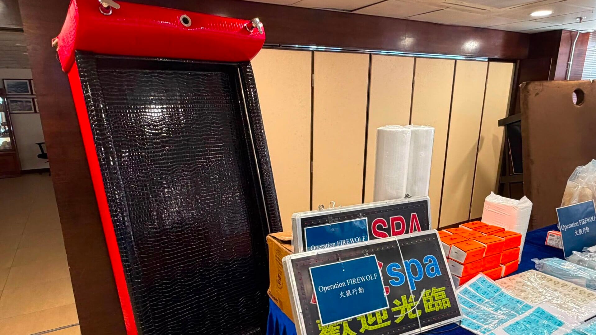 因應荃灣色情場所接近民居構成滋擾，警方聯同入境處於最近三星期展開大型掃黃行動。