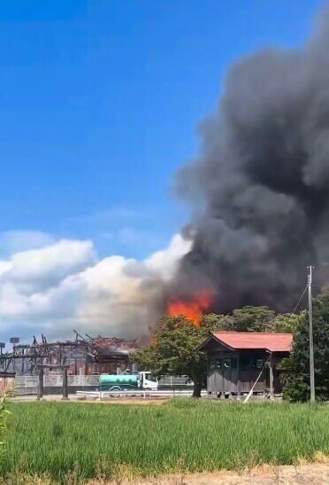 警方指事發時住持正在寺內焚燒乾草,寺院住持及妻子已安全撤離,起火原因仍有待消防進一步調查。(X)