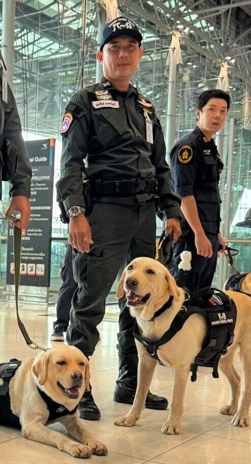 蒸蛋與其領犬員。(FB)