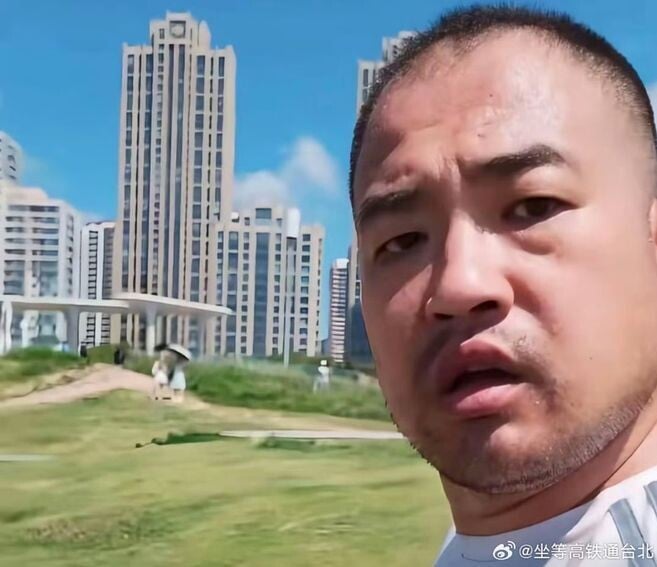 青島跑步男搭訕不成,涉嫌花6分鐘狂罵女遊客