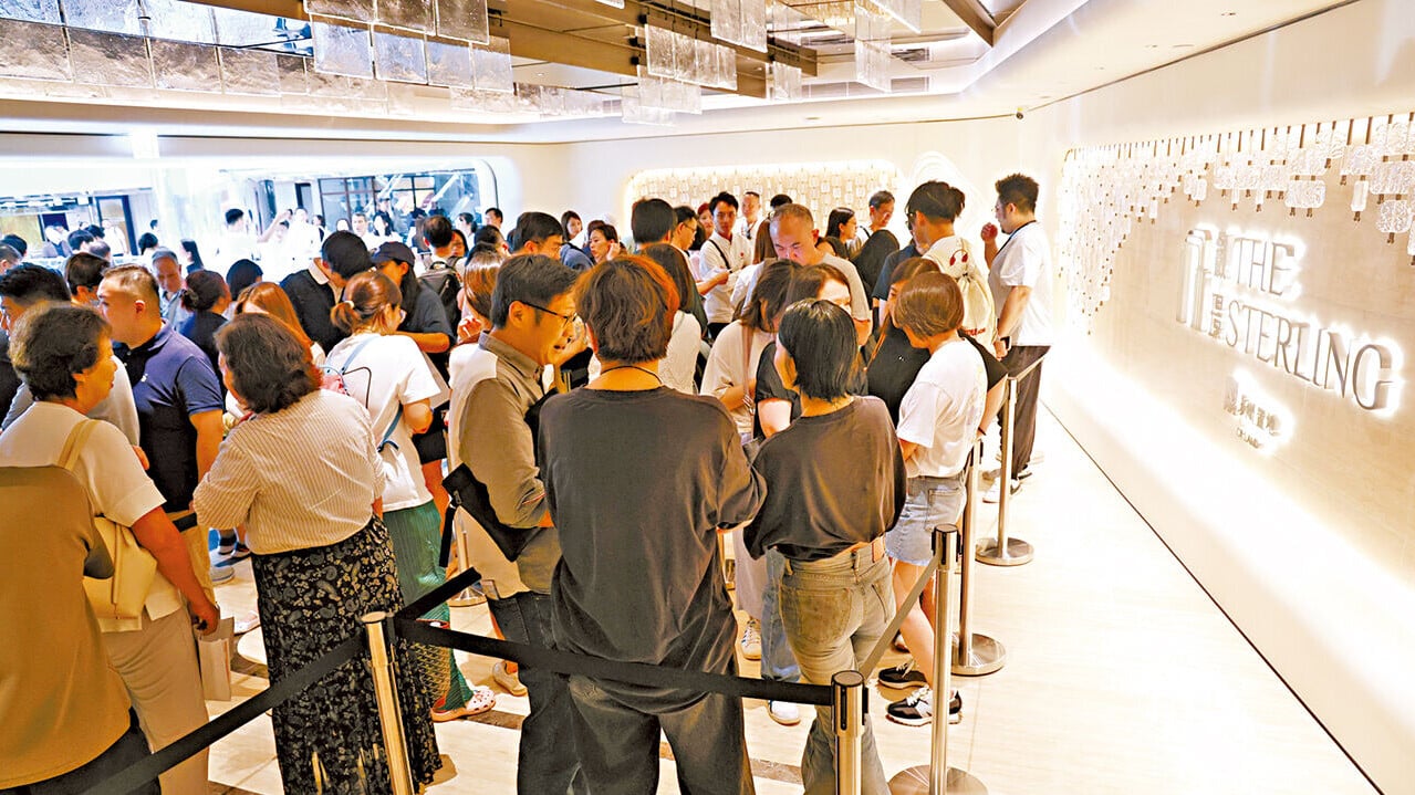 叡璟I首輪突提前至周二晚上11時59分截票。(林俊源攝)