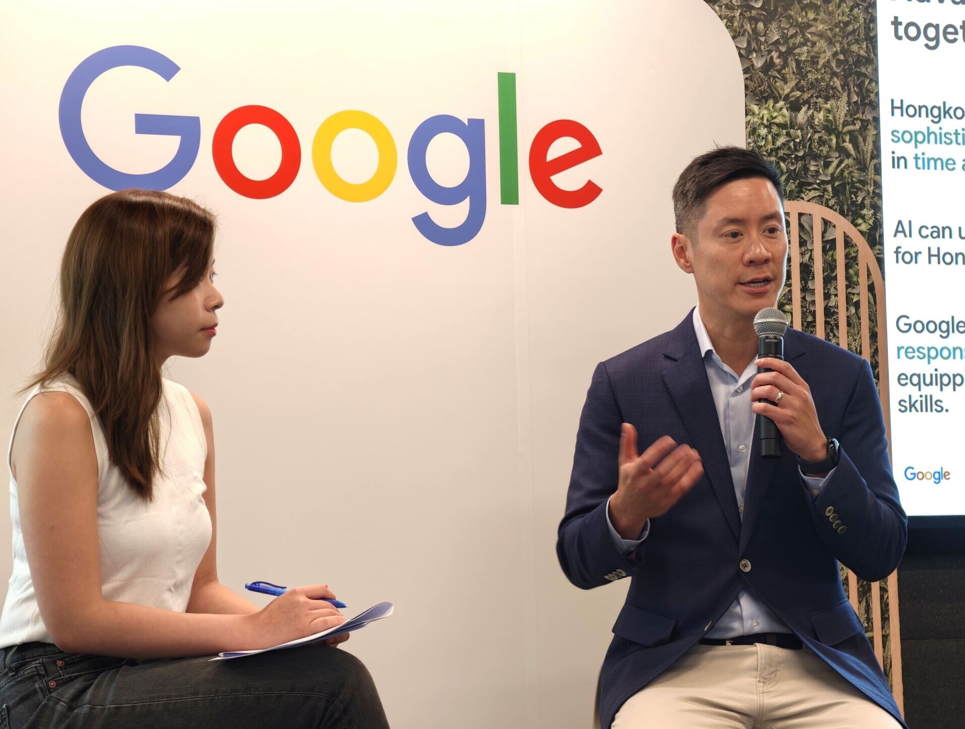 Google香港銷售及營運總經理余名德分享兩分報告的洞察。