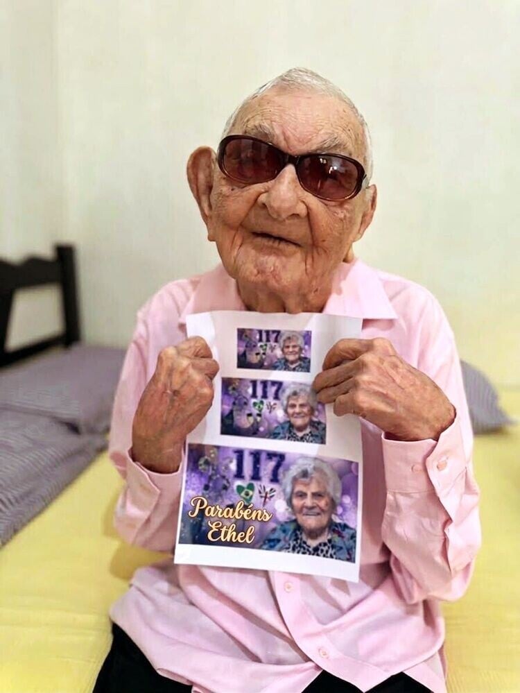 目前全球在世最長壽男性、來自巴西的113歲人瑞João Marinho Neto特別從家鄉向她送上生日祝福。(X)