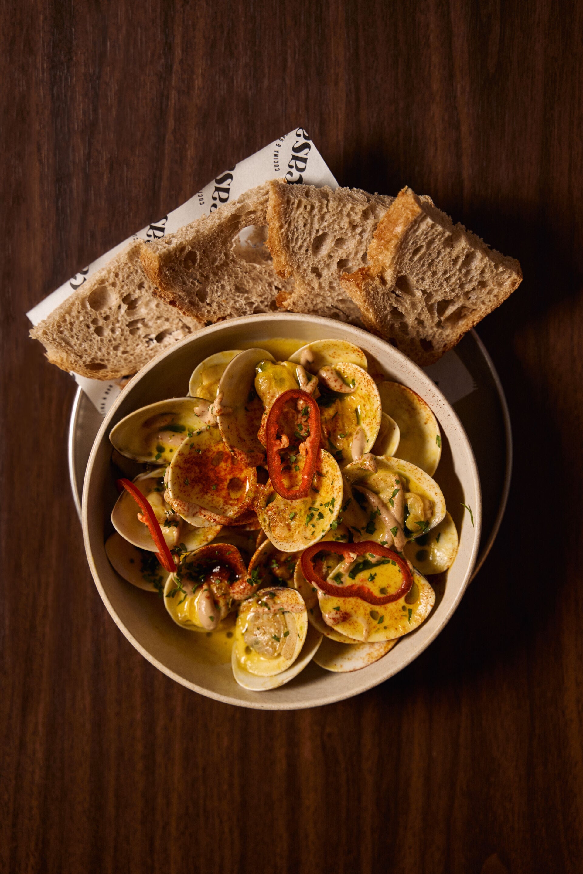 Sha Pak Clams in Aromatic Broth 濃湯煮沙白蜆