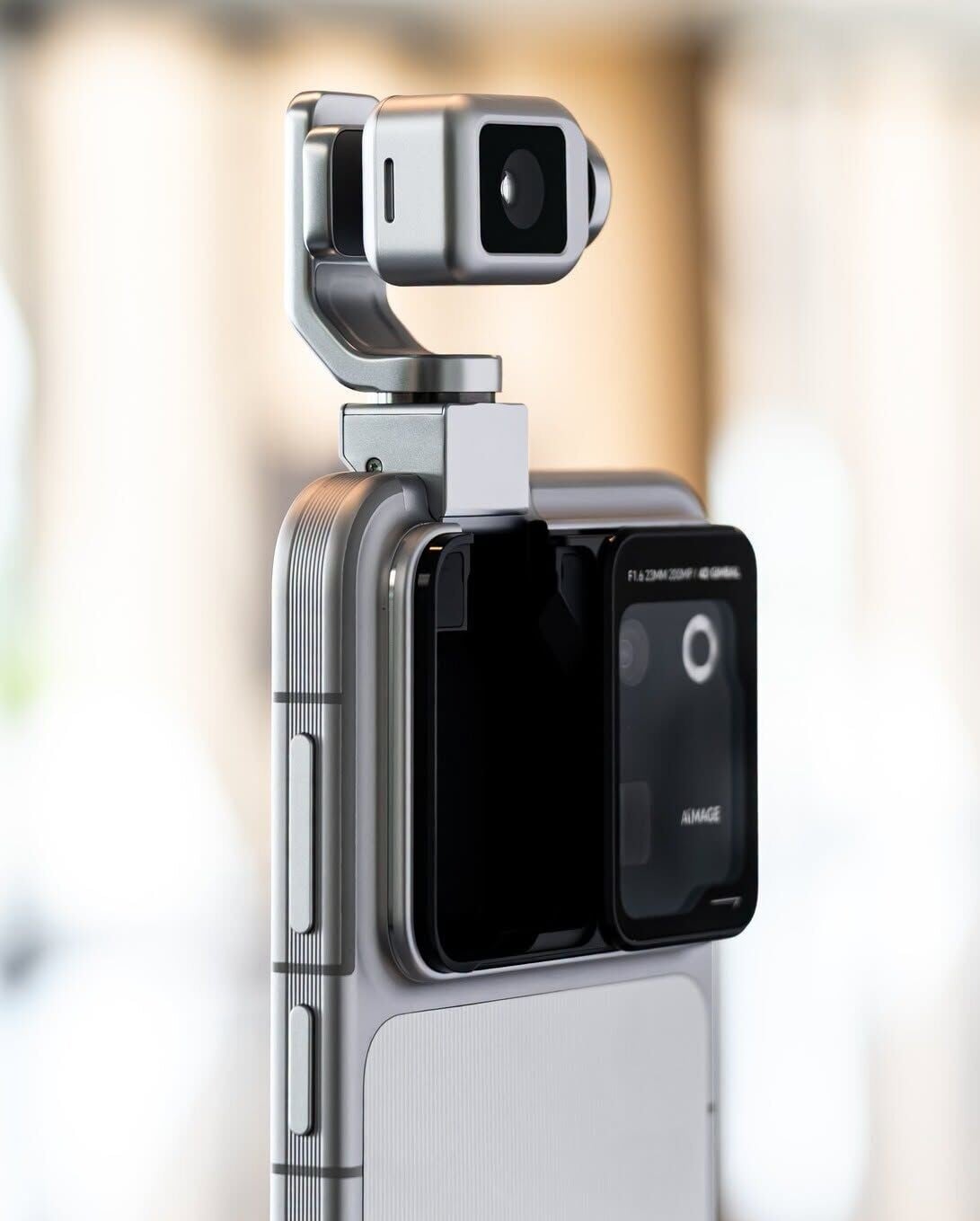 HONOR Robot Phone內建的靈巧雲台主鏡頭設計在市場上具備高度獨特性