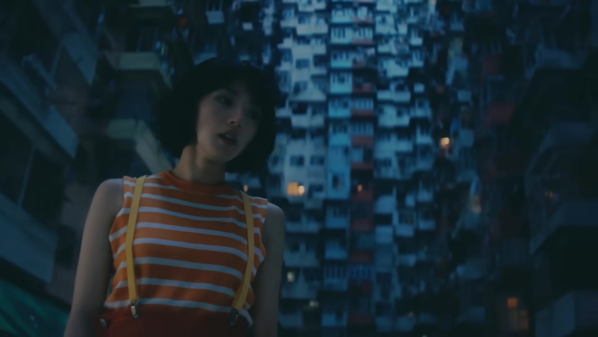滿島光多年前為《迷宮》拍MV,特地來港到鰂魚涌海山樓取景 (6)