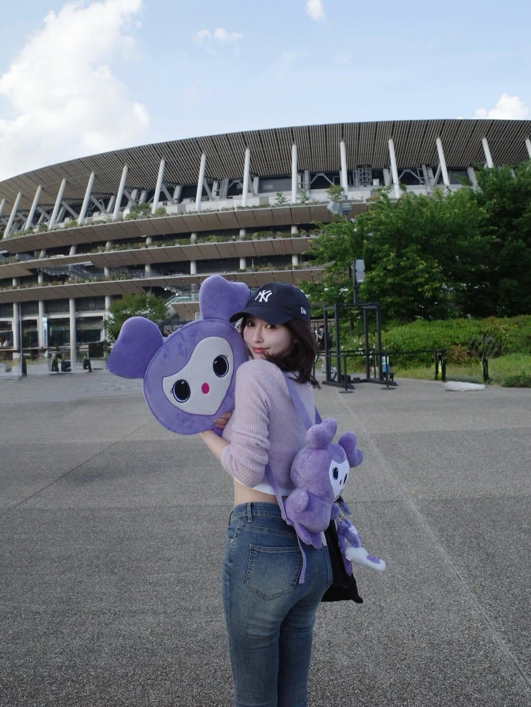 日本女星三上悠亞近日現身日本國立競技場,親自朝聖韓國人氣女團TWICE演唱會。(圖/翻攝IG yua_mikami)