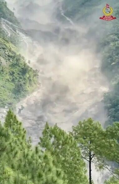 尼泊爾山洪引發泥石流 增至95死逾380遊客失蹤
