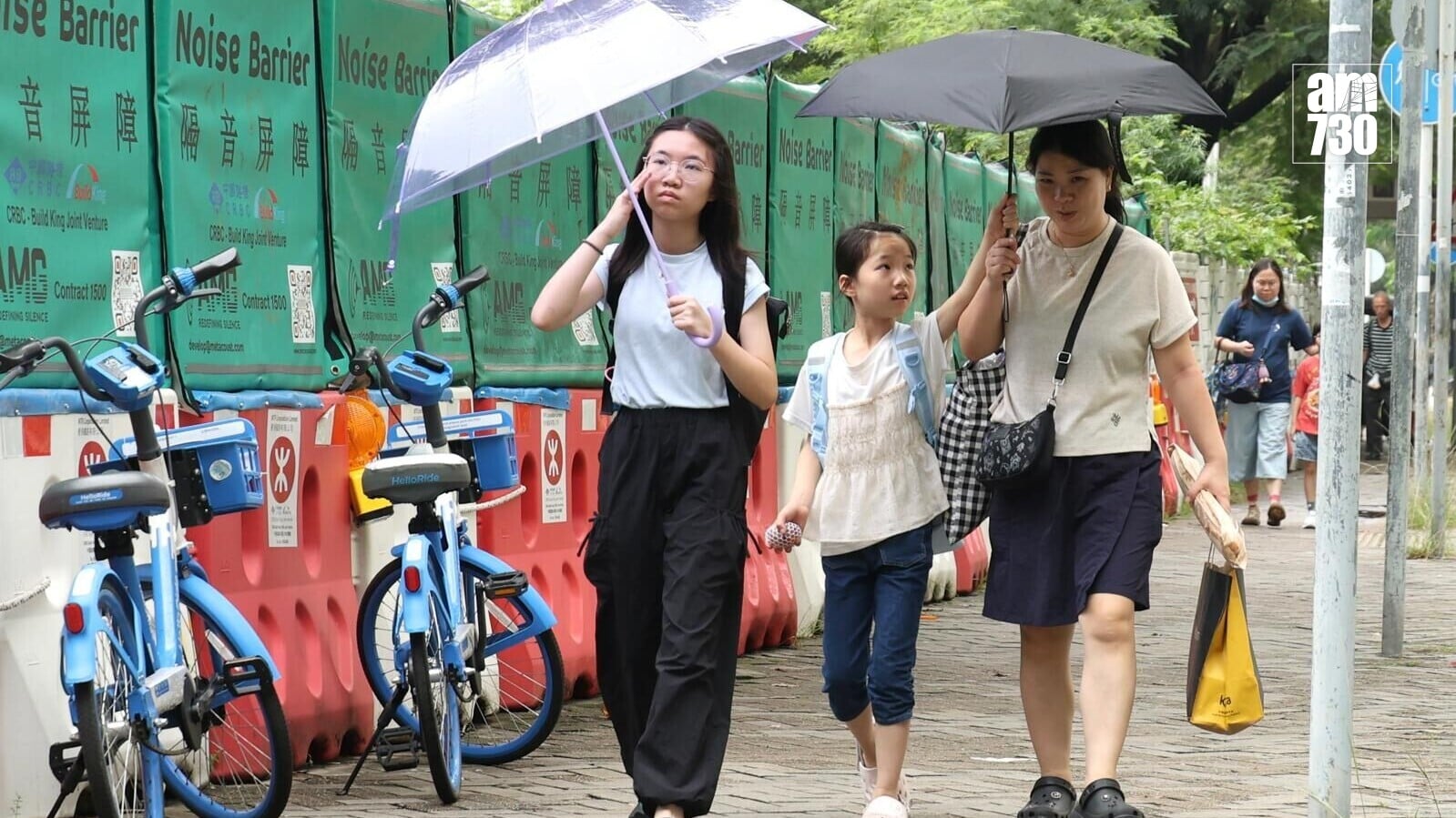 今日全港多區下雨，天氣惡劣(周令知攝)