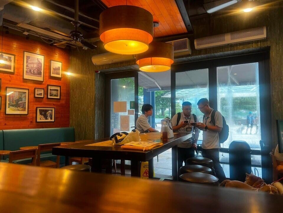 漁護署在赤柱帶走一隻狗,稱懷疑屬格鬥犬。(FB赤柱街坊八1八圖片)