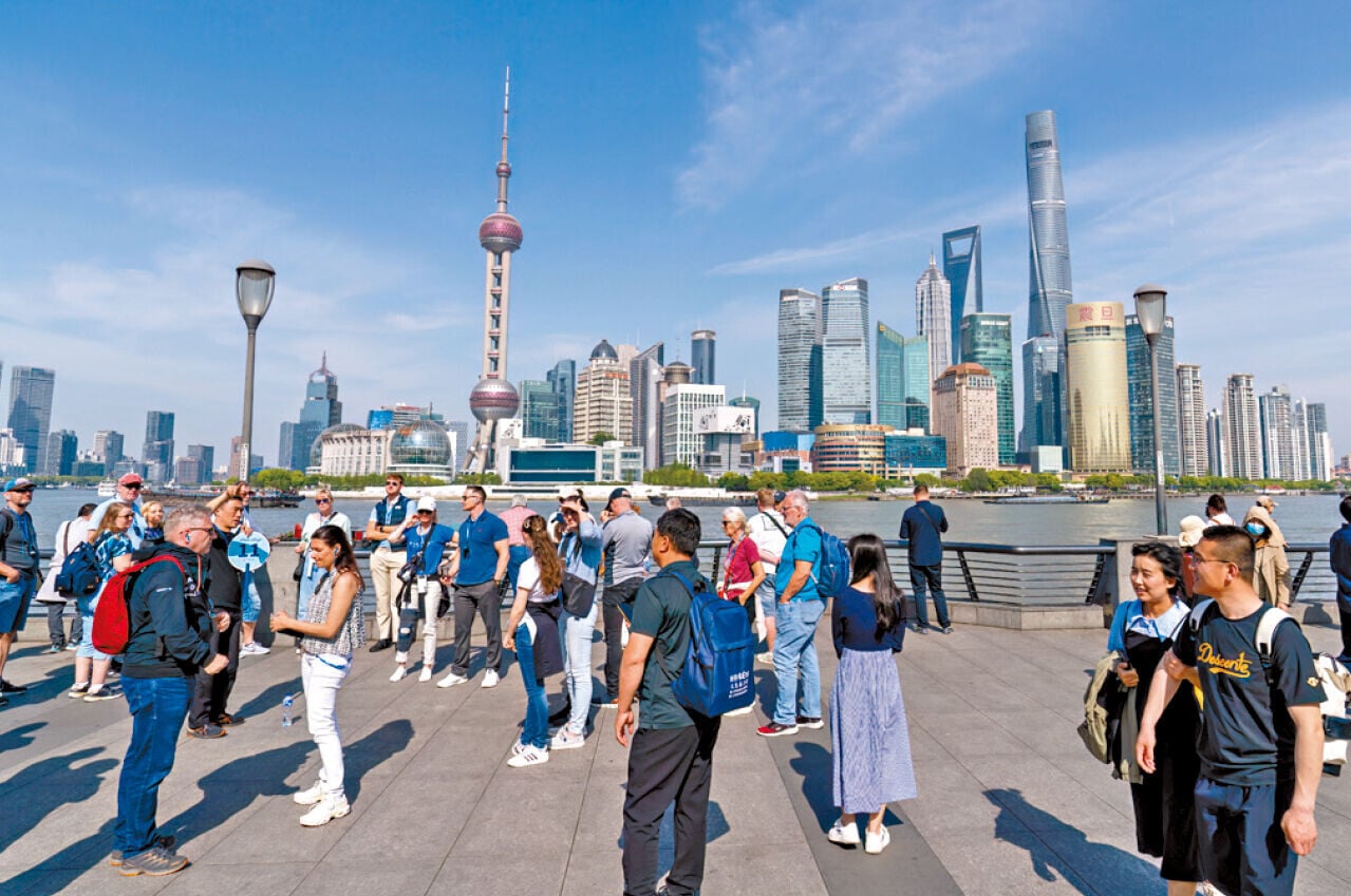 內地嚴重的是地方債，主要的債權人是銀行、保險等金融機構。(中通社)