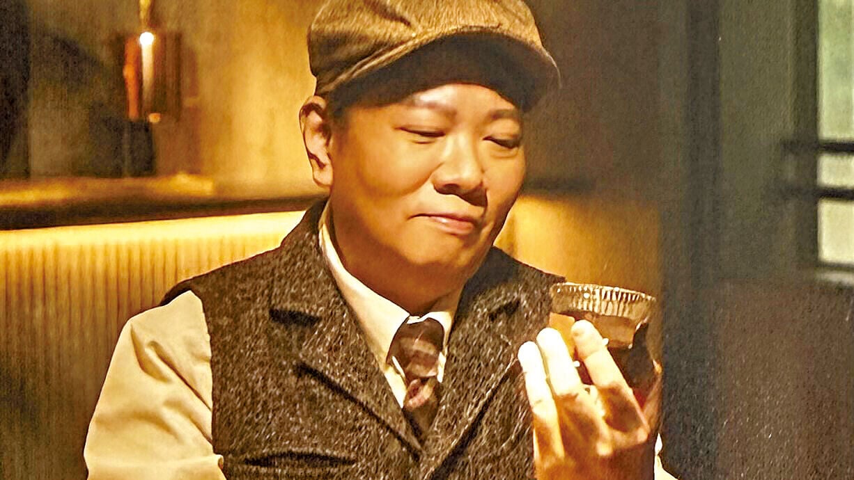 陳德彰剛剛推出了新碟，翻唱一些自己的歌，和別人的歌。