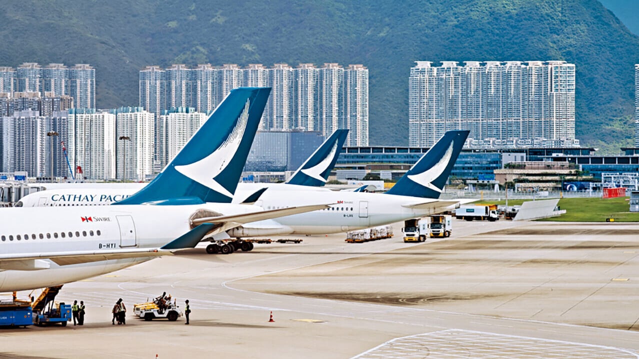 國泰航空今年上半年純利按年升71%。(中通社)