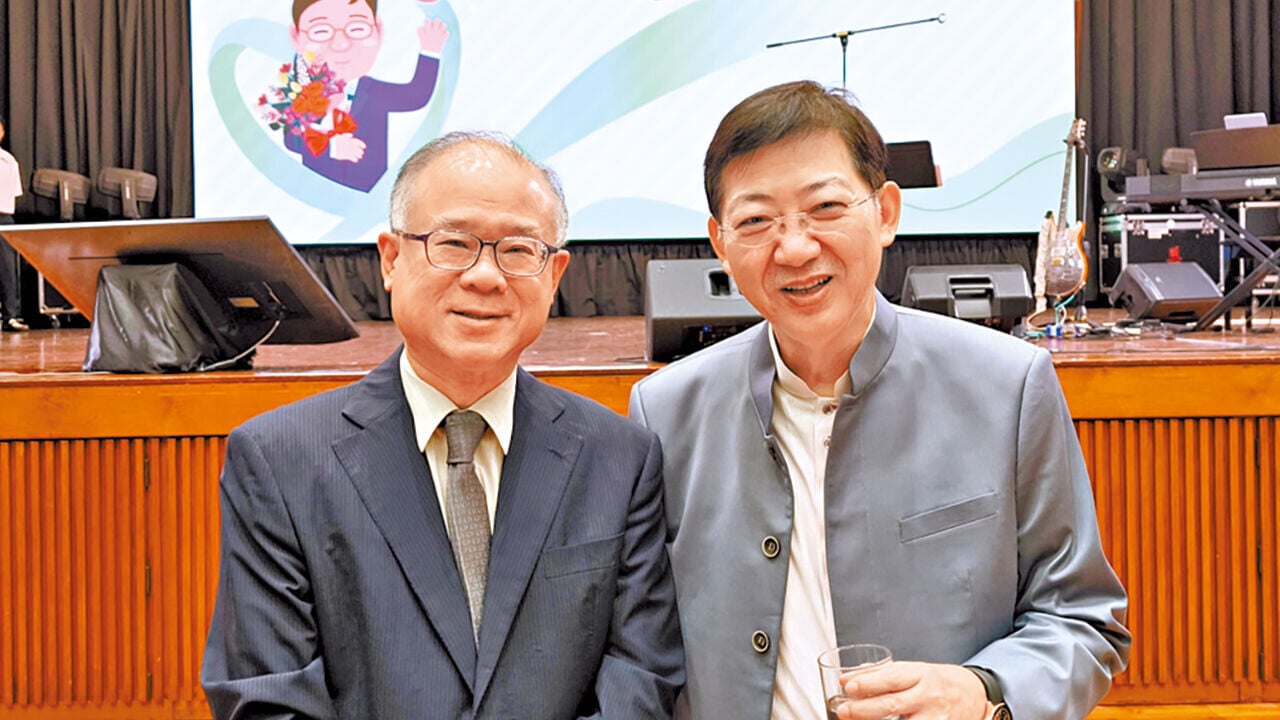 筆者李漢祥和恒生大學校長何順文教授。