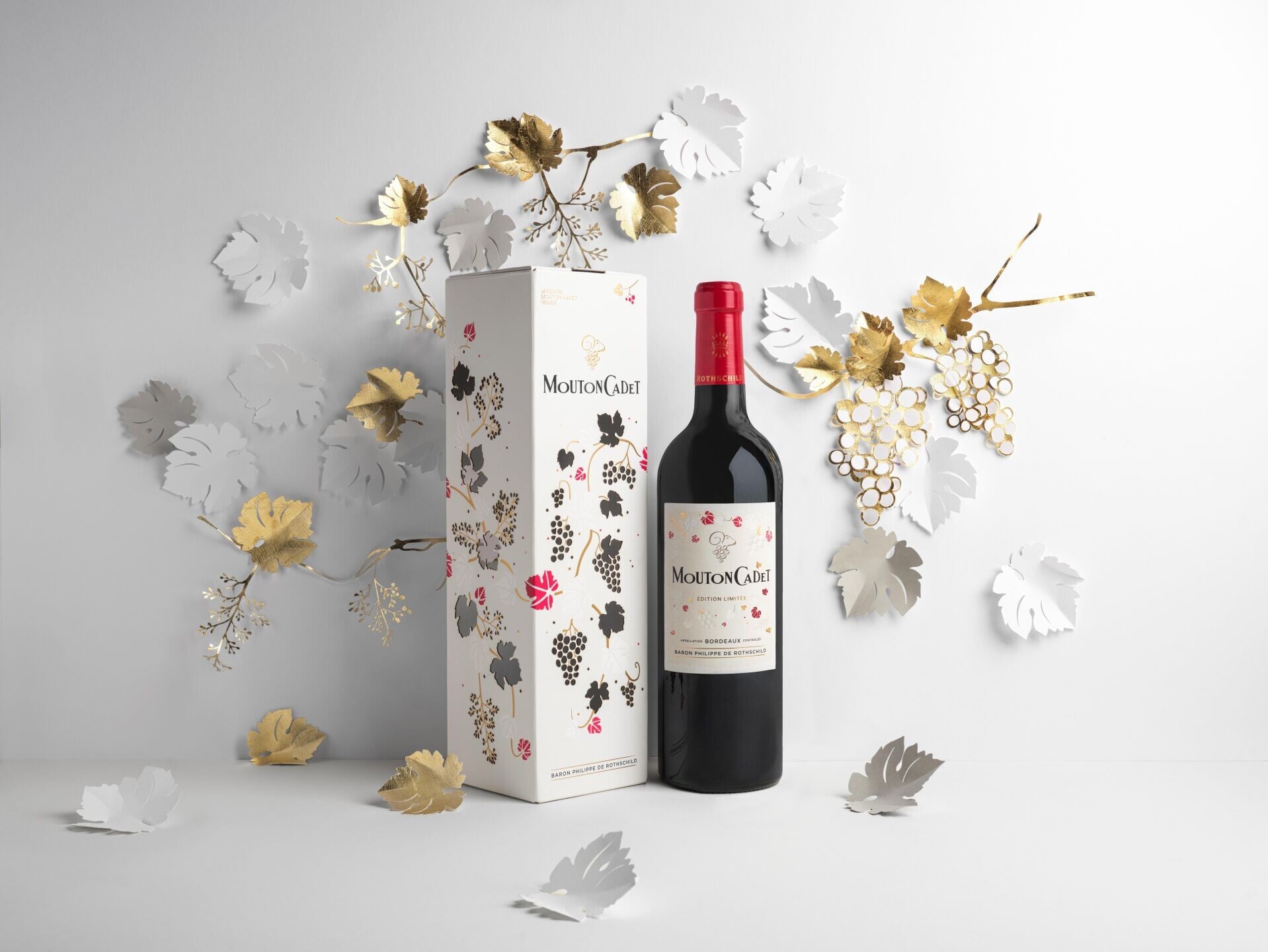 MOUTON CADET Etui bouteille EOY2025 bd