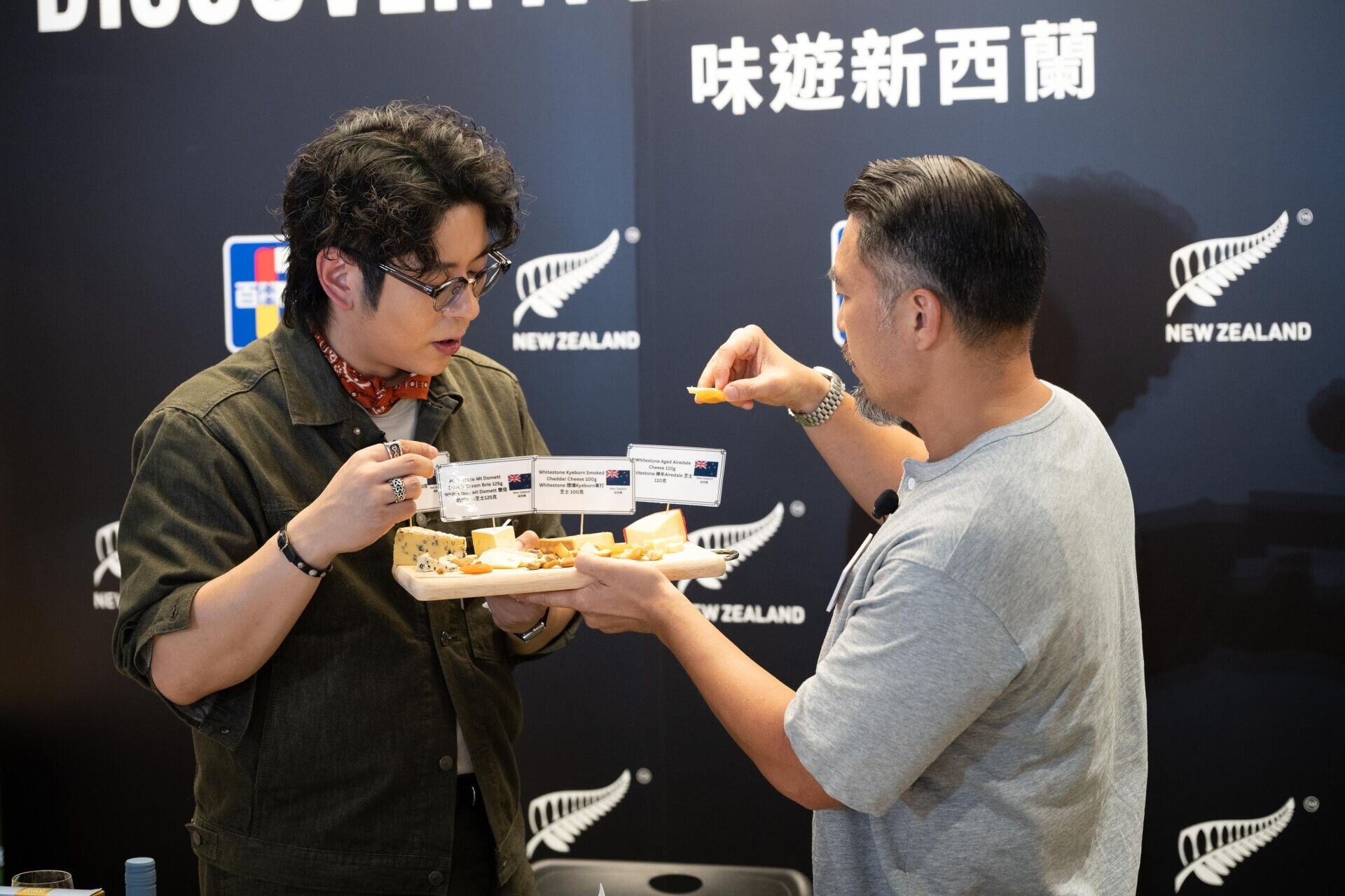 4. Alfred 及 Brian 開箱試食多款新西蘭優質食材與佳釀,分享私心健康美食清單
