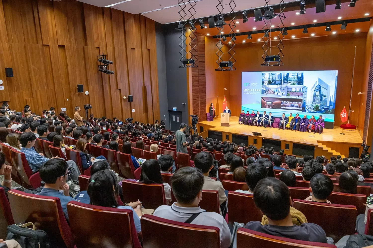 都大本學年錄取約3,500名首年學士學位本科新生,新生人數再創新高,連續五年錄得增長。