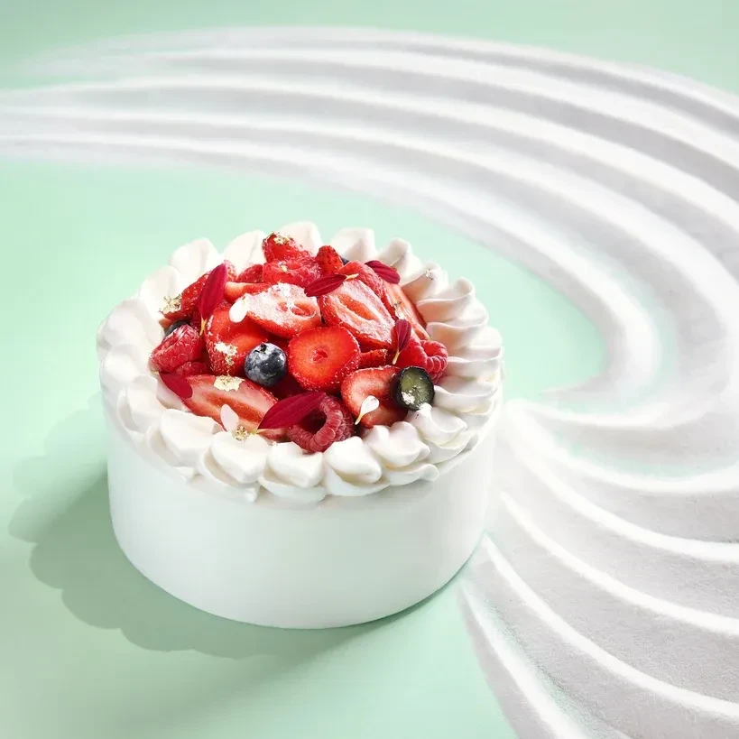 FreshCremeCake MixedBerries square 1
