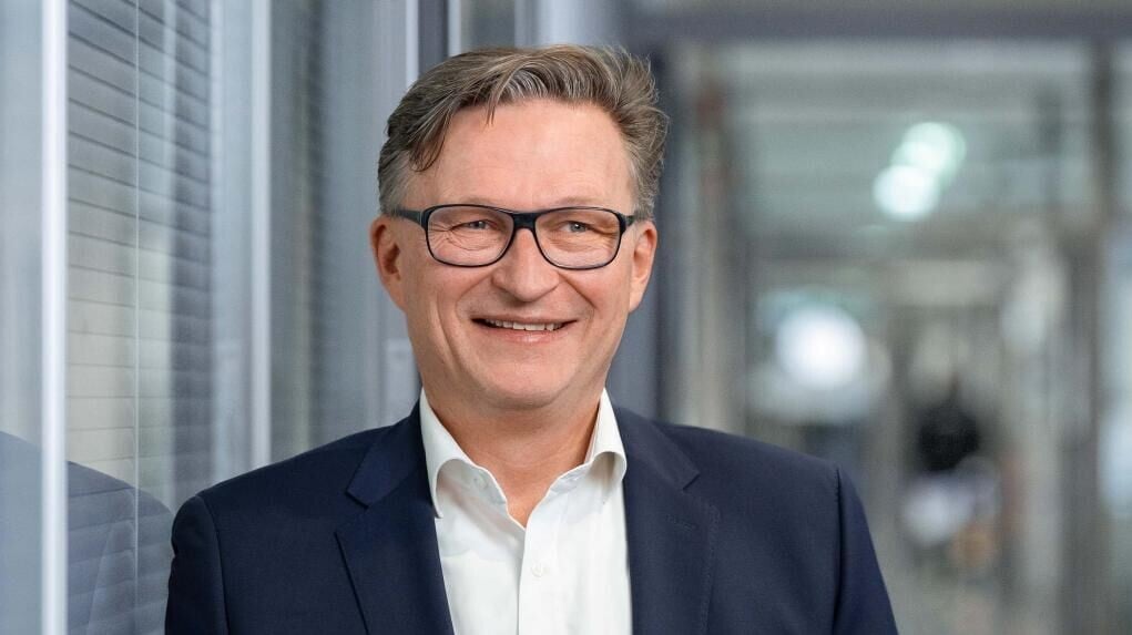 Frank Rohmund認為，中國在尖端晶片晶片製造設備的研發方面落後，仍需要15年才能研發出EUV光刻機。(蔡司官網圖片)