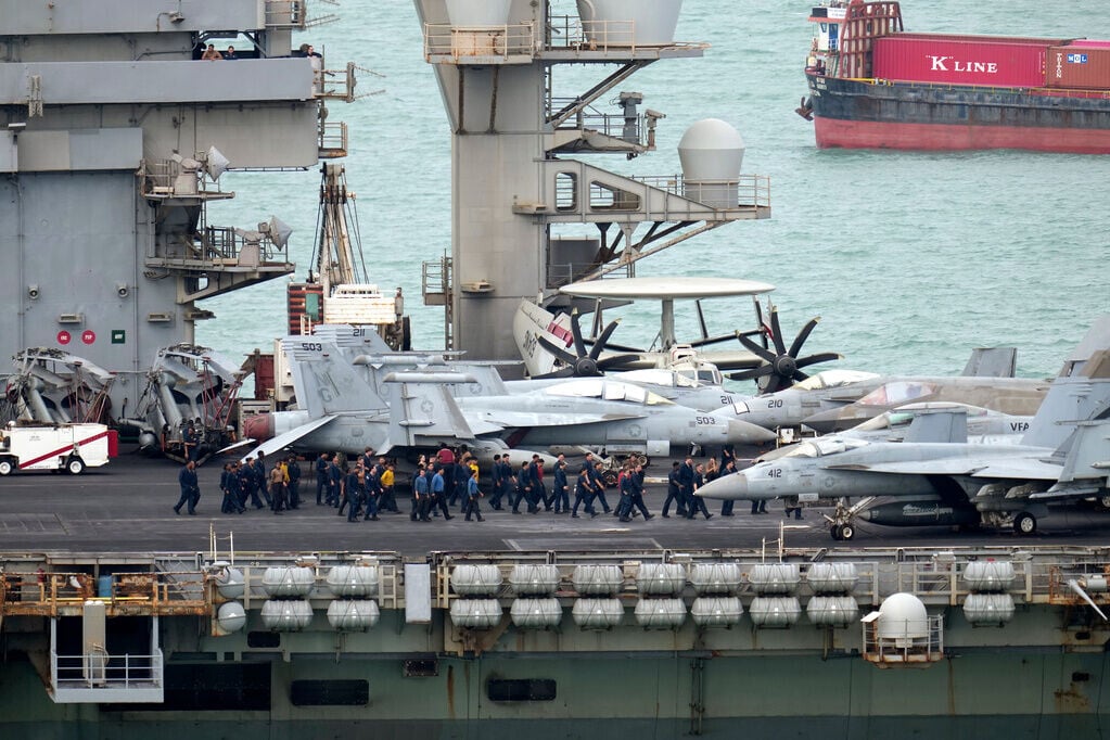 美軍核動力航空母艦「林肯號」在9月2日抵達泰國武里府林查班港(AP)