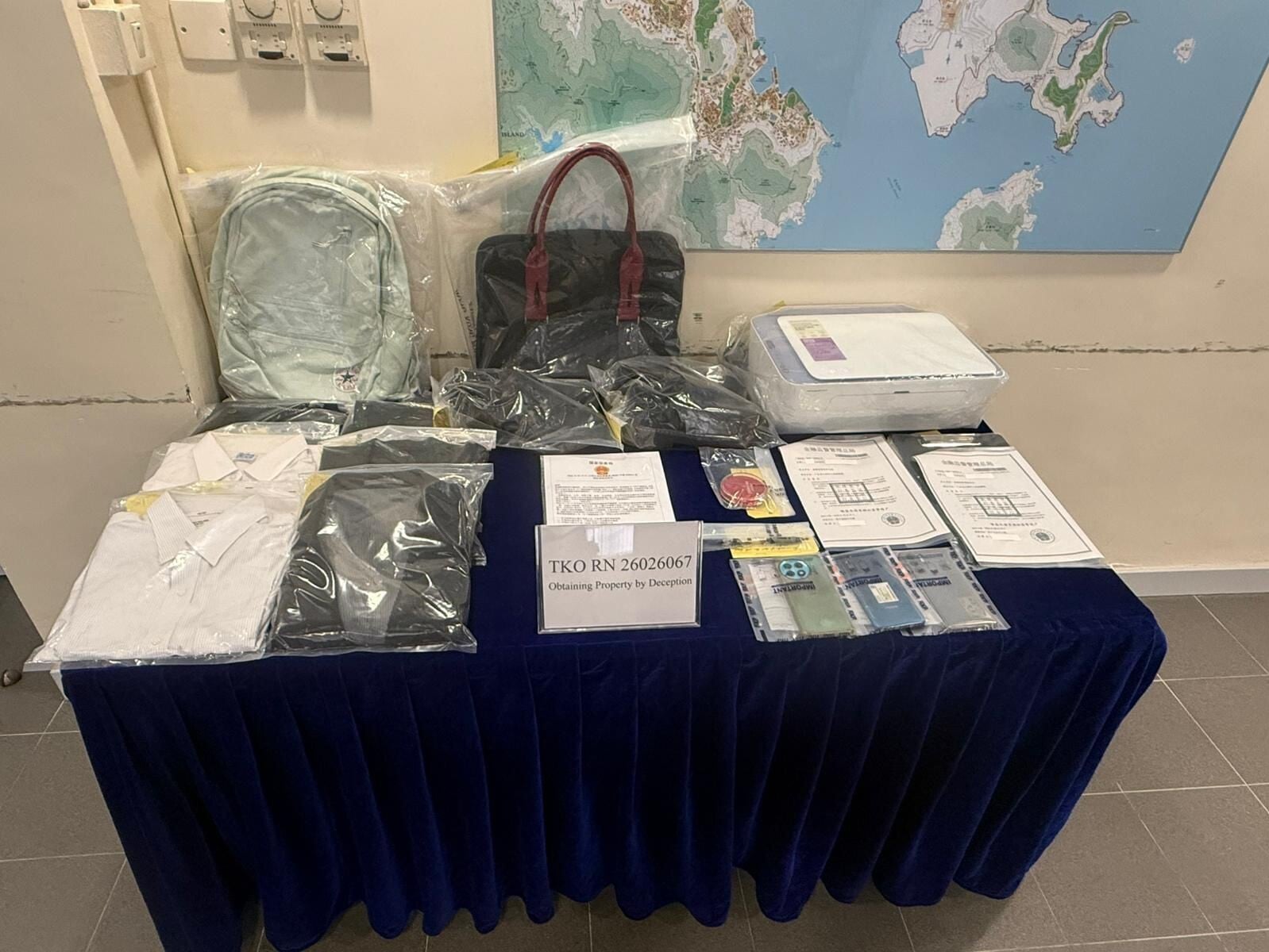 扮公安呃內地女50萬「保證金」,兩男被捕包括16歲學生。