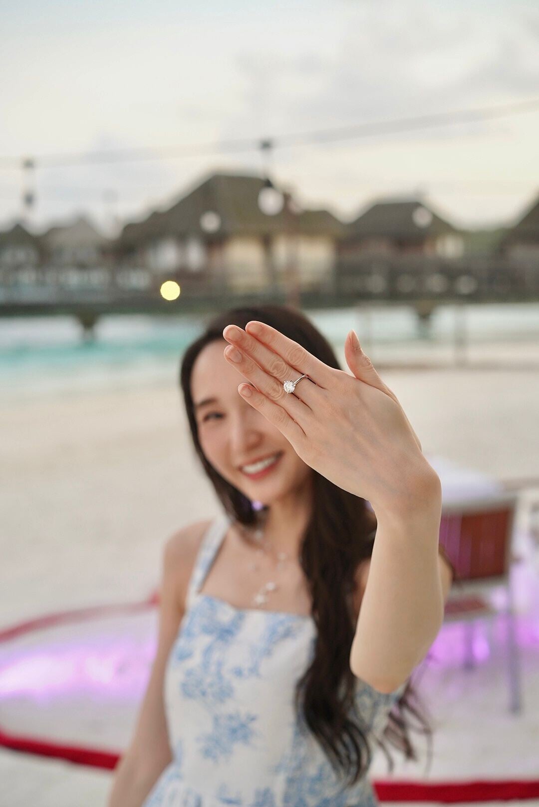 陸浩明早前向女友求婚成功(2)