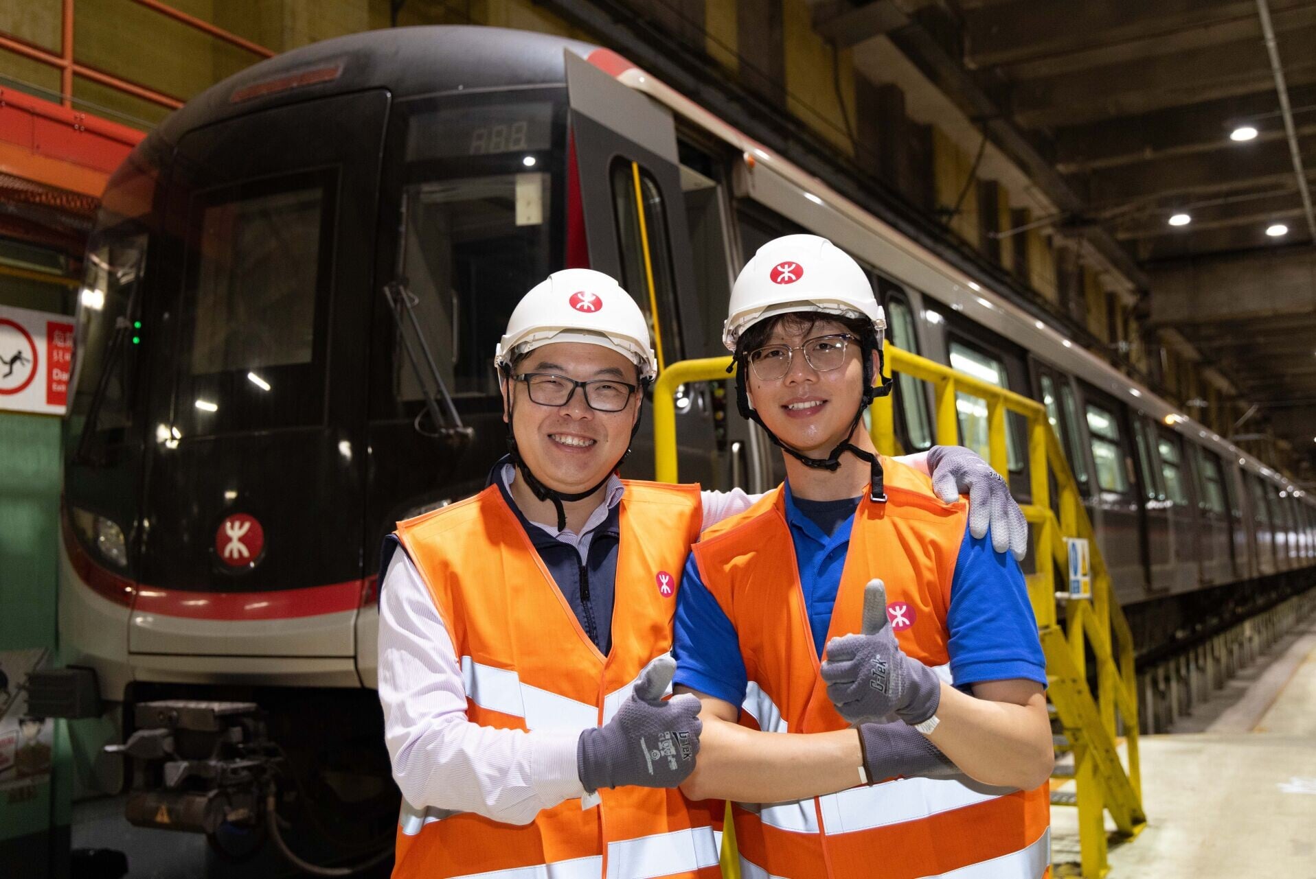 「軌道車輛技術」項目選手鄧光大(右)正全力備戰。(VTC提供) (1)