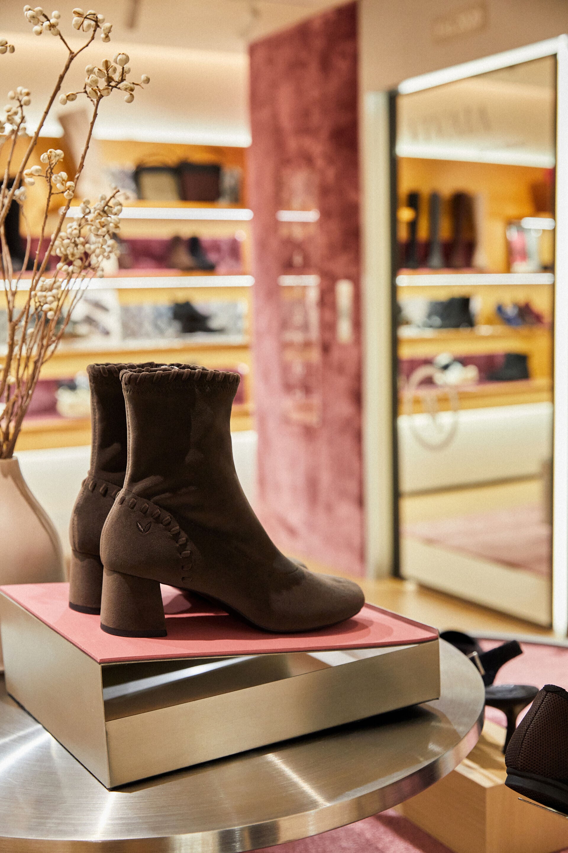 VIVAIA香港海港城店 中島