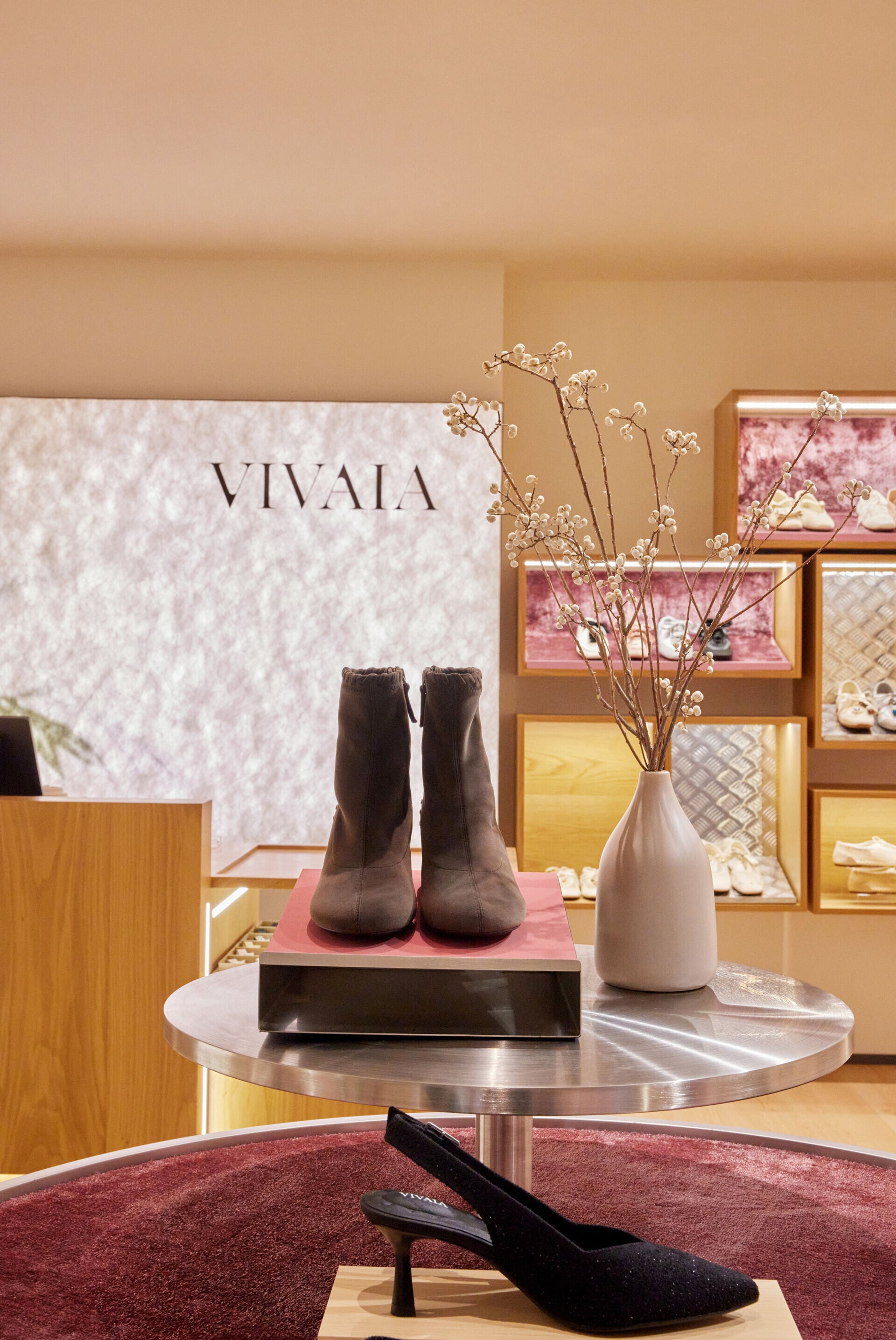 VIVAIA香港海港城店 中島