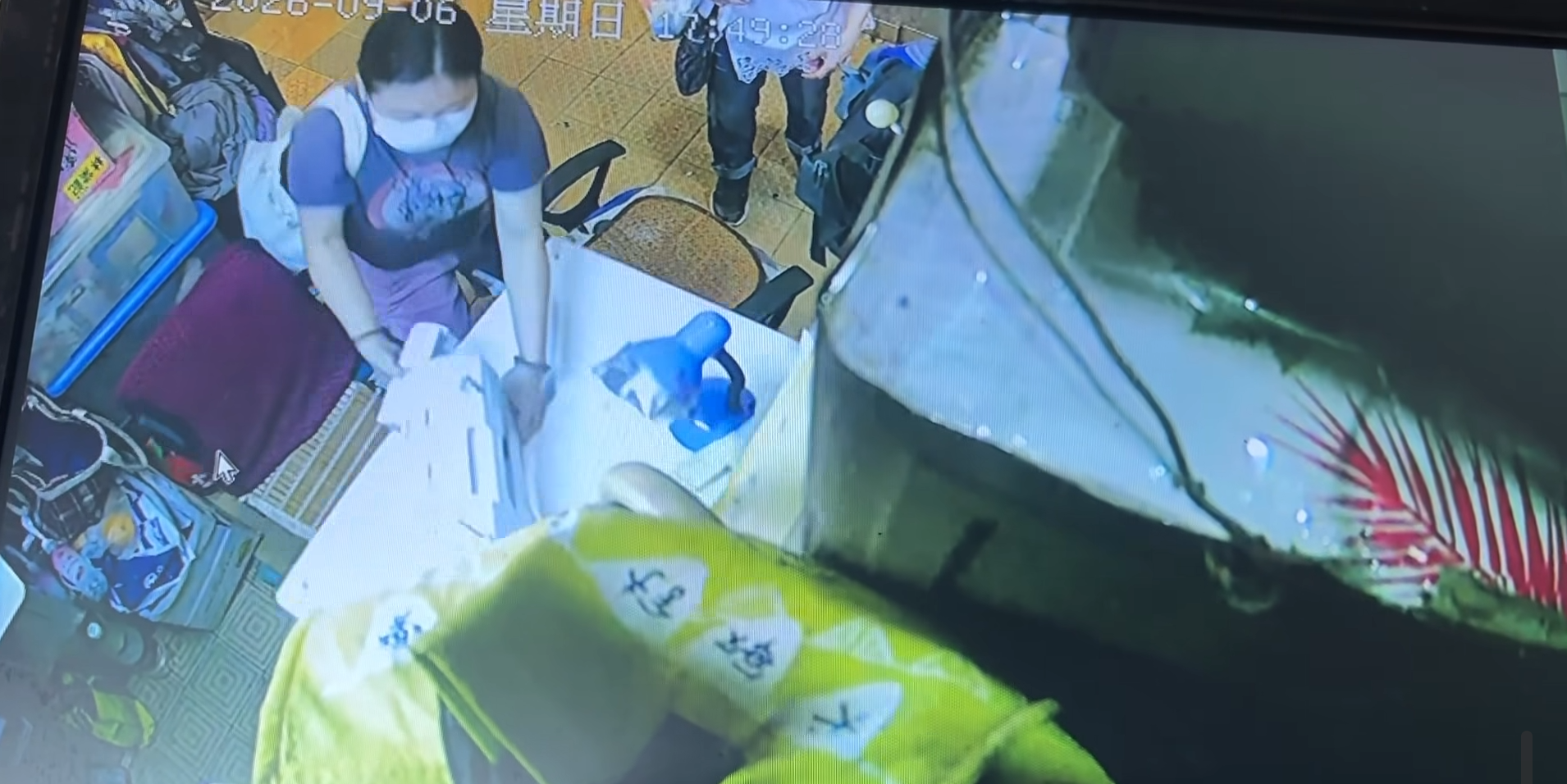 西環發生糾紛案,一名婦人疑不滿補褲效果,取走改衫檔的一部衣車(FB群組西環變幻時)