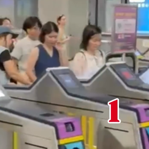 港鐵有多人接連衝閘逃票(Threads@samilivehk)