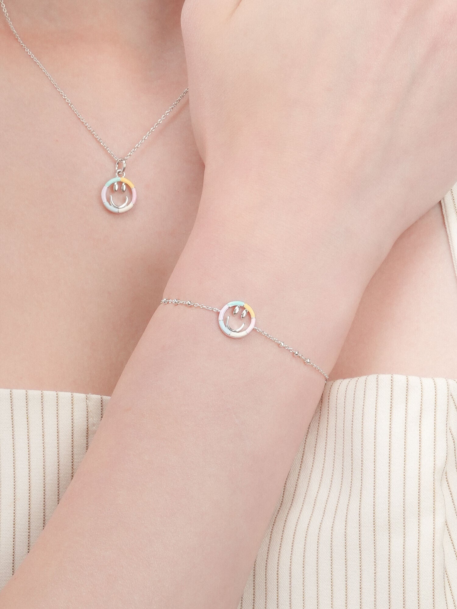 Smiley Face Reversible Bracelet SV 1