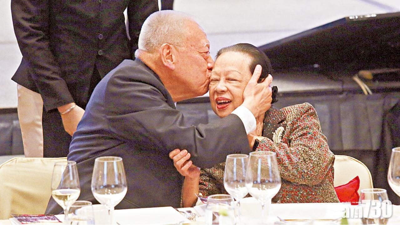 董建華與妻子董趙洪娉。(資料圖片/蘇文傑攝)
