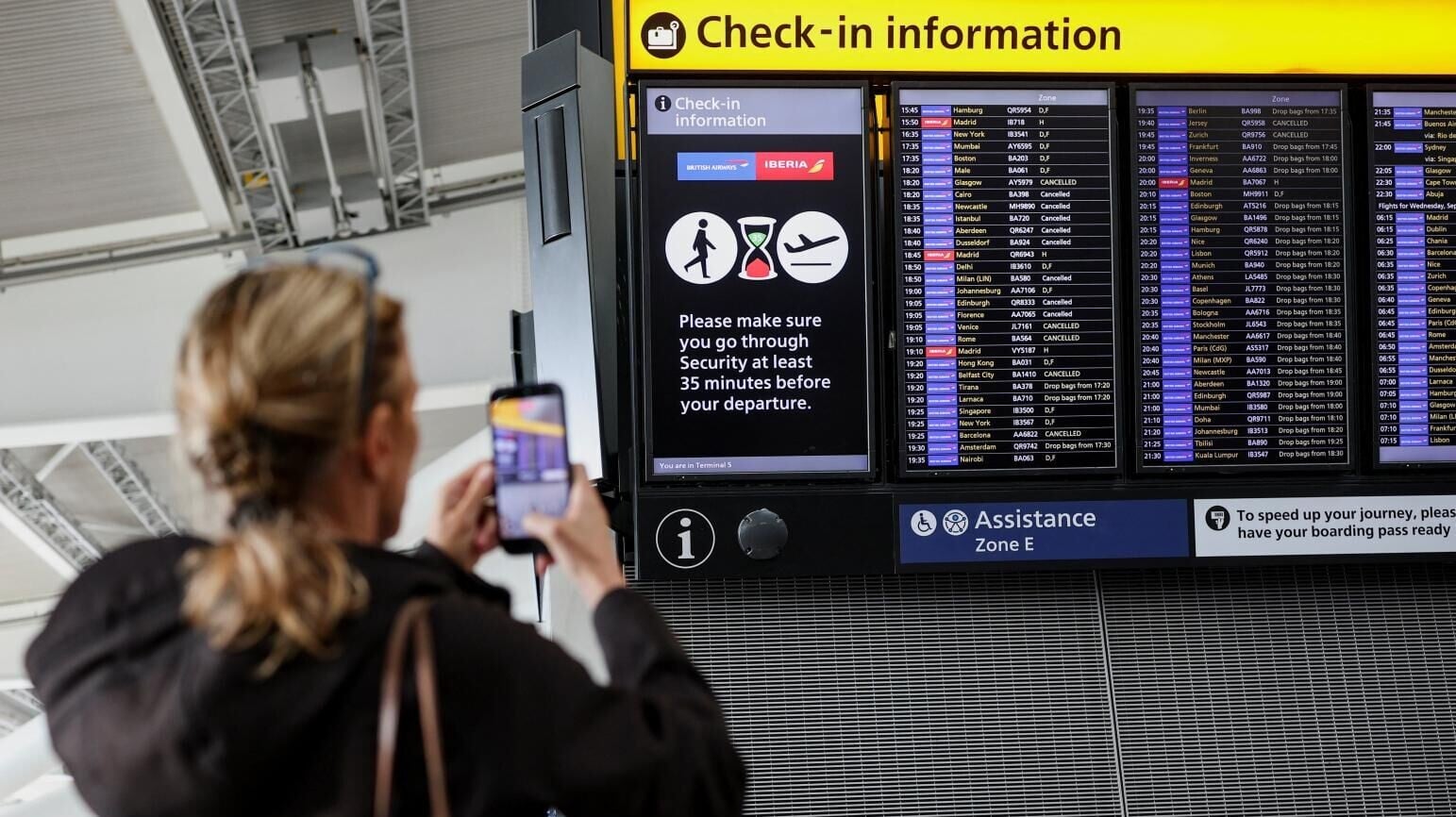 英國航空交通管制服務商NATS發生技術故障，多個航班取消或延誤。（圖／路透）