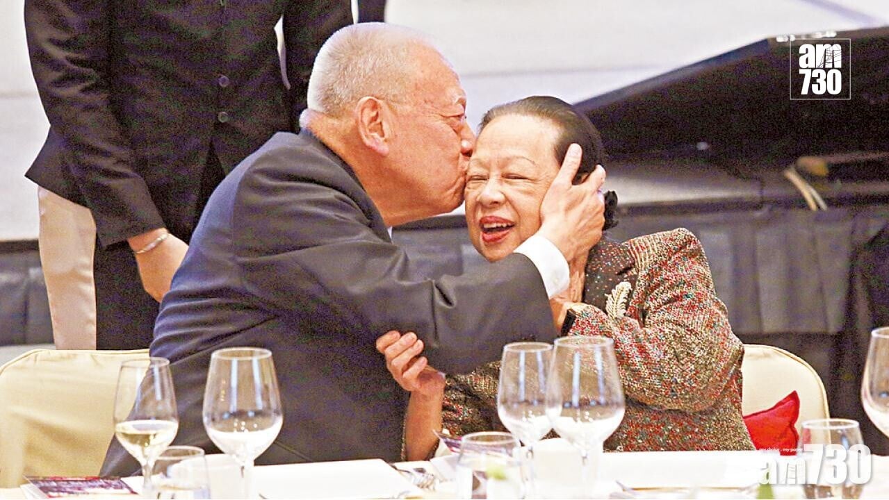 董建華感情專一,常以「Wonderful wife」形容愛妻趙洪娉(蘇文傑攝/資料圖片)