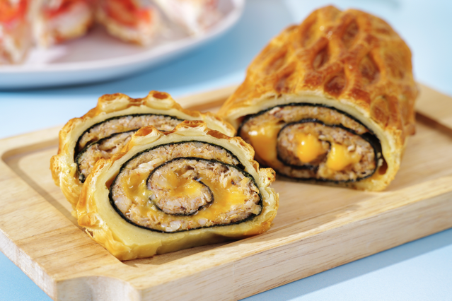 Roasted Crab Meat with Cheese & Seaweed in Puff Pastry