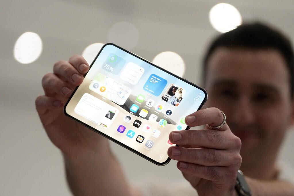 iPhone Duo為今年Apple發布會最受關注的手機(AP)