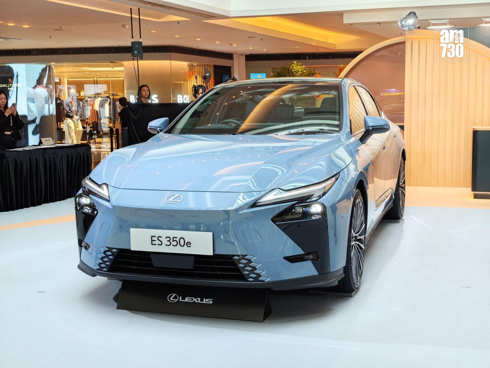 電動車|純電版本Lexus ES350e。