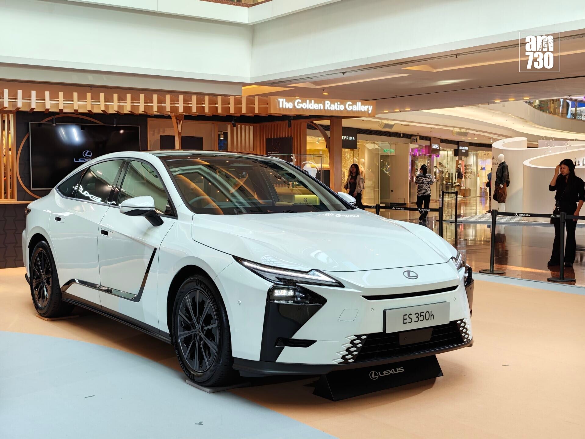 電動車|混能版本Lexus ES350h外觀分別不大。