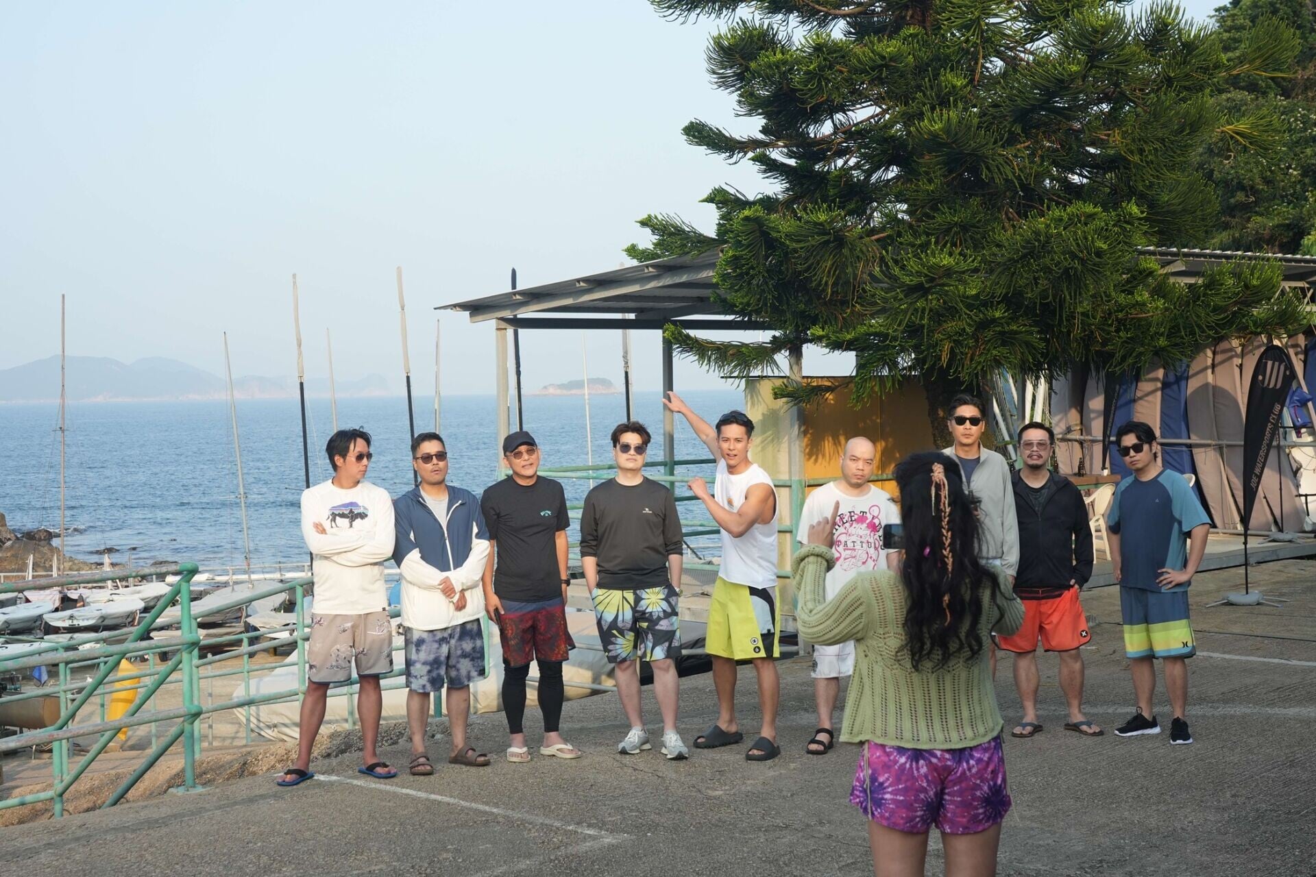 Joe神(朱鑑然飾)與金主們(陳詠燊導演、麥啟光導演、沈錫然導演、陳大利導演、李光耀導演、吳煒倫導演、馮志強導演及何爵天導演飾)