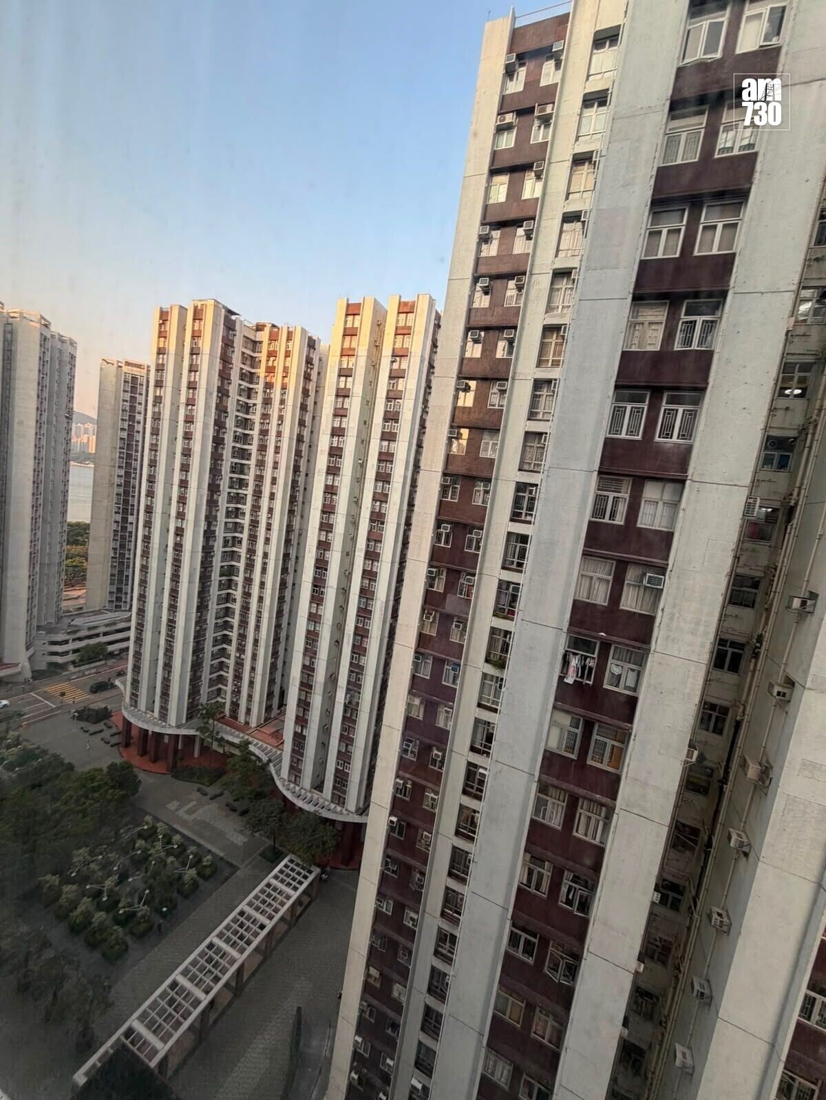 1300 (1)
