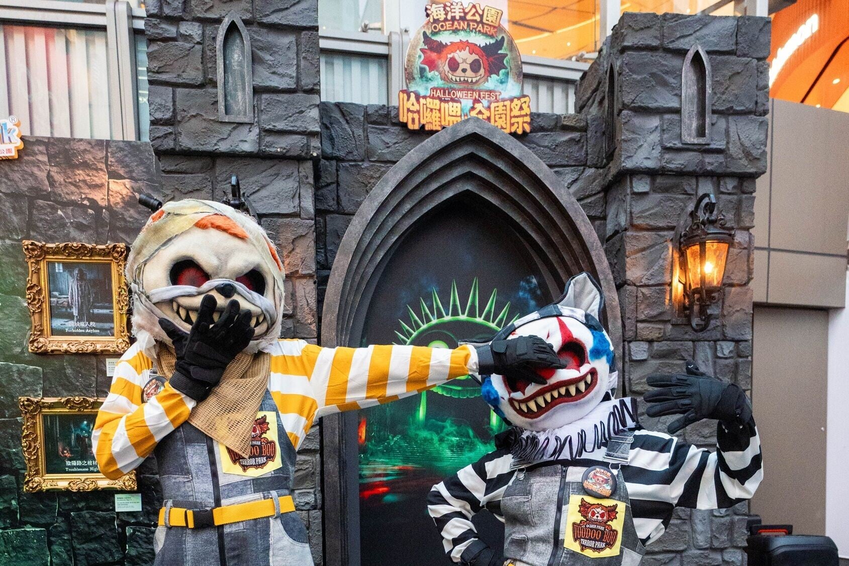 Photo 2 Halloween Pop up Experience