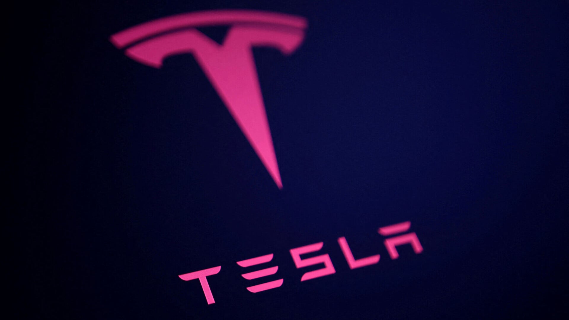 馬斯克表示，Tesla將於10月1日發布新款Roadster。(資料圖片/路透社)