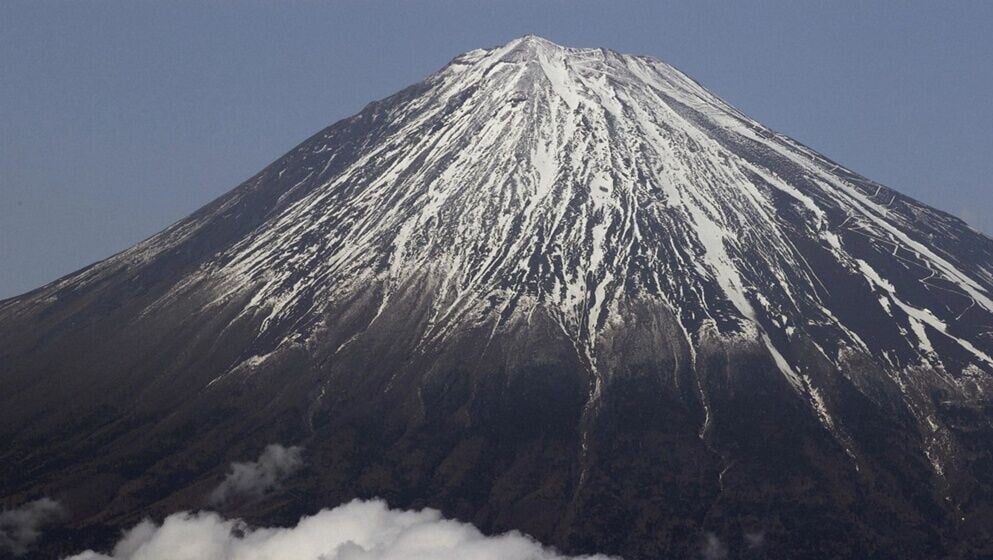 登富士山直升機救援擬收費，每5分鐘400元。(X)