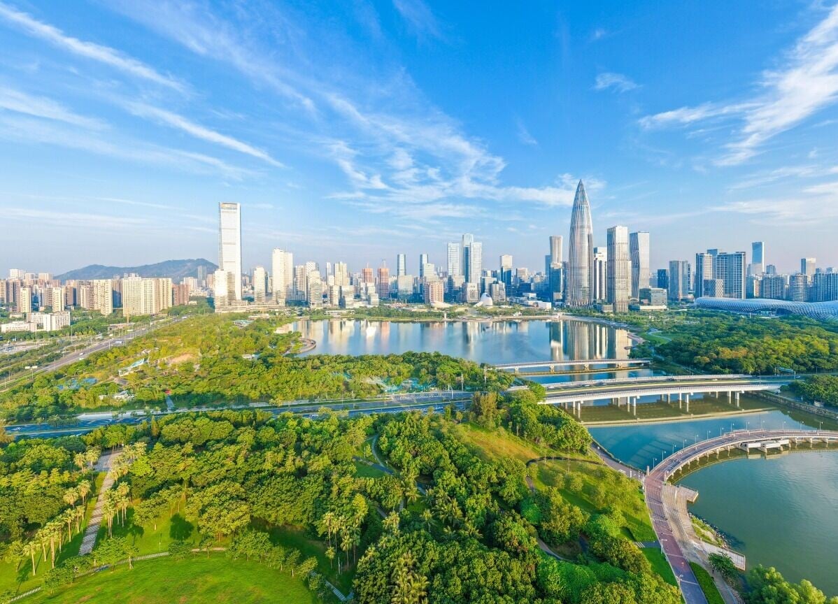 深圳灣公園由2000年建成的紅樹林海濱生態園和2011年建成的深圳灣濱海休閒帶兩部分組成,2011年8月正式開放。(圖片來源:視覺中國)