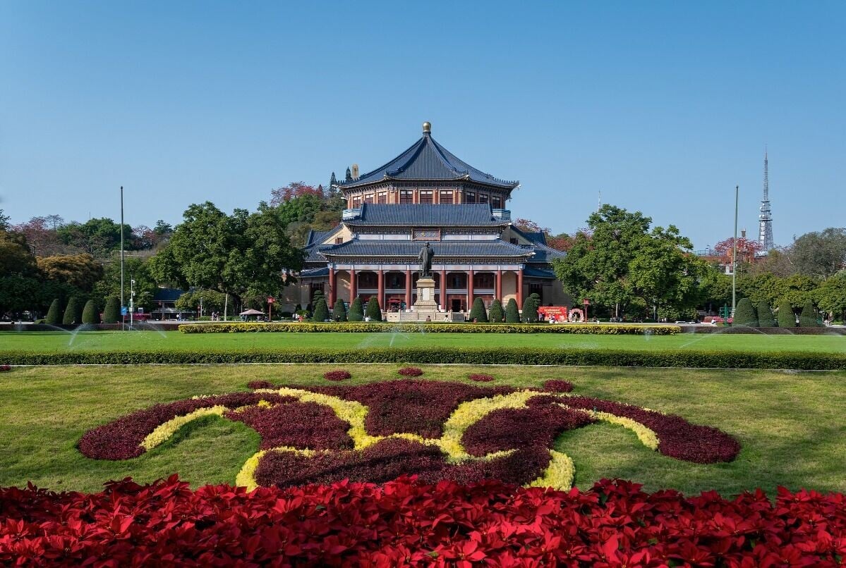 中山紀念堂為孫中山當年總統府舊址,1931年落成,八角形宮殿式建築,氣勢恢宏。(圖片來源:視覺中國)