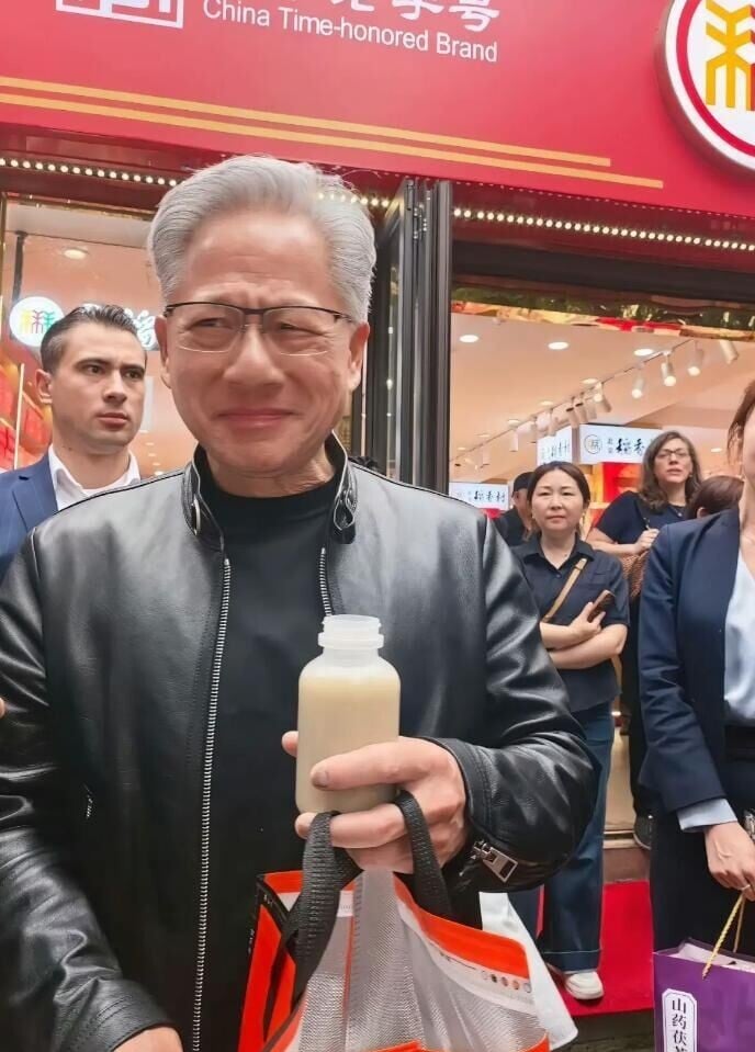 HYROX北京站失禁風波 澳洲選手疑喝了「豆汁」肚痾 黃仁勳曾挑戰一啖即皺眉