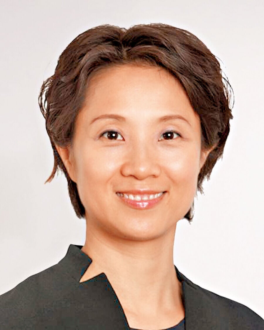 岑健指潮熱除出汗令人尷尬外,晚上發生的話更影響睡眠和情緒。