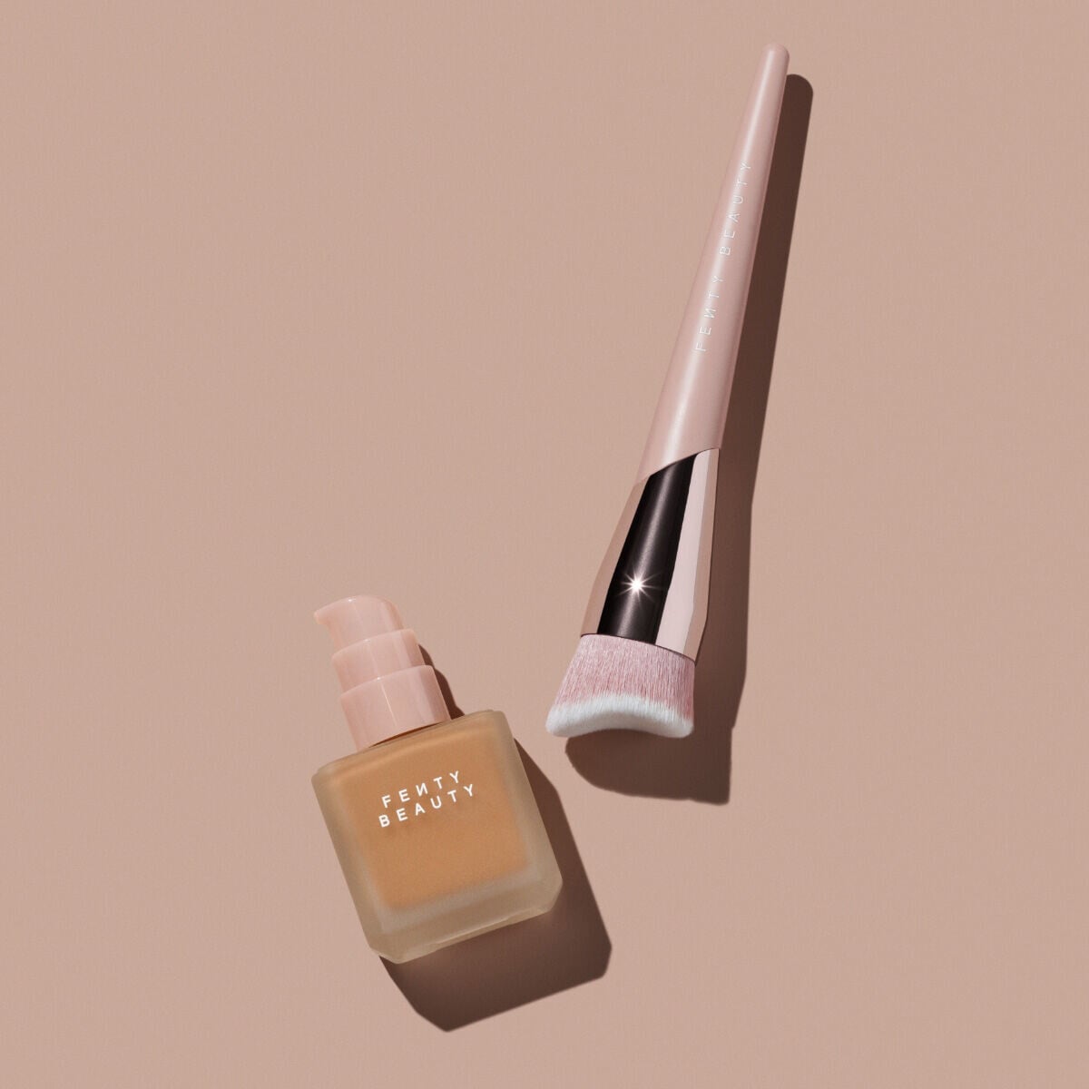 FENTY BEAUTY同步推出藝能全開坡面粉底刷165
