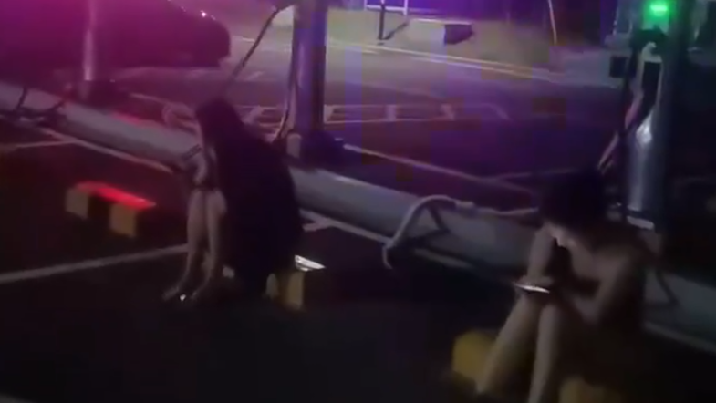 內地社交平台流傳電動車停車場充電站附近有一些年輕女子徘徊，跟等候充電男車主搭訕，近來網民議論稱她們為「充電媛」，質疑暗藏色情交易。(X)